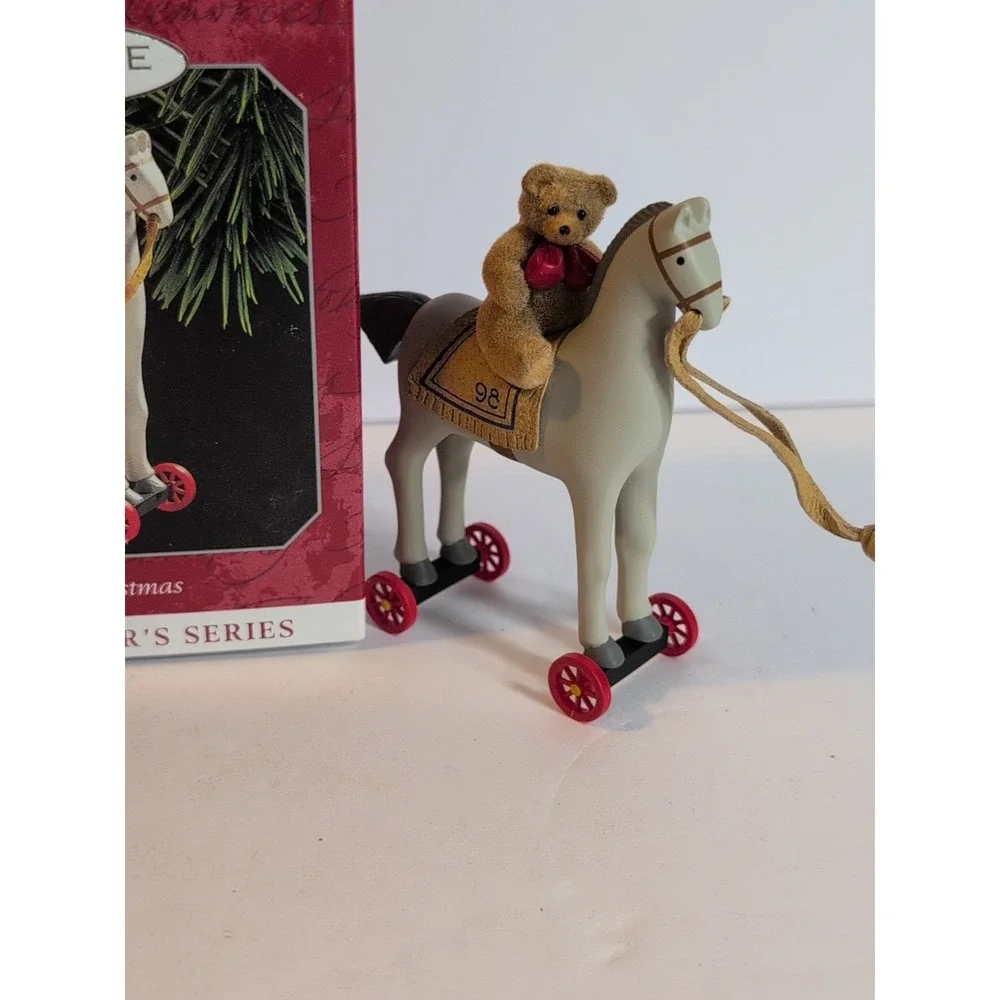 Hallmark‎ 